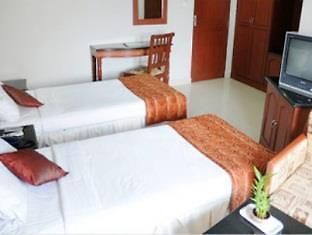 Hotel Peninsula Chennai Bagian luar foto
